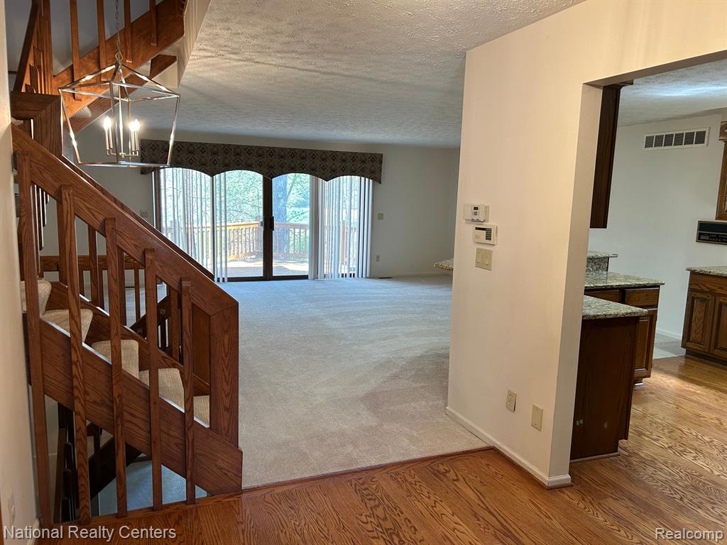 6572 RIDGEVIEW Drive, Clarkston, MI — Photo 2