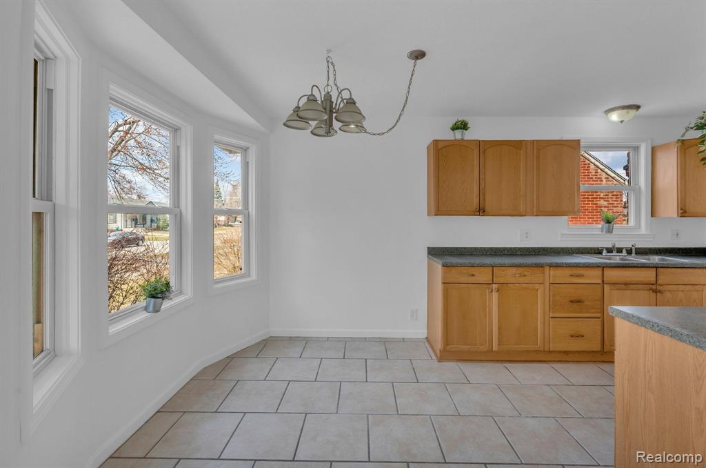 8001 JACKSON Street, Taylor, MI 48180 — Photo 6