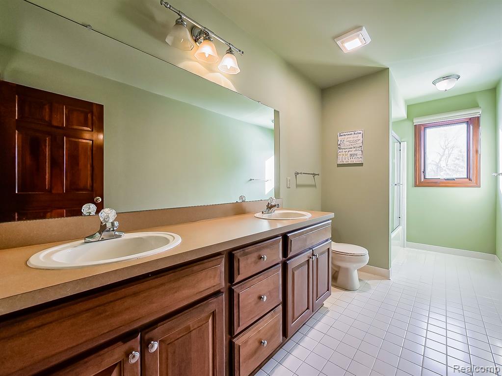 7364 Essex Drive, West Bloomfield, MI — Photo 54