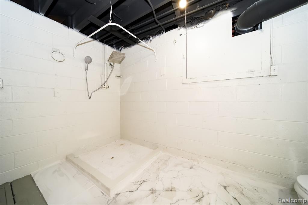 19041 Bungalow Drive, Lathrup Village, MI 48076 — Photo 83