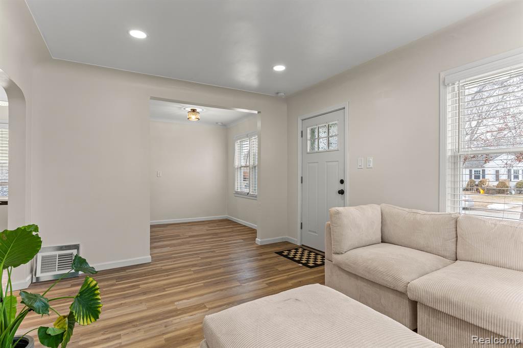 4425 GRINDLEY PARK Street, Dearborn Heights, MI 48125 — Photo 7
