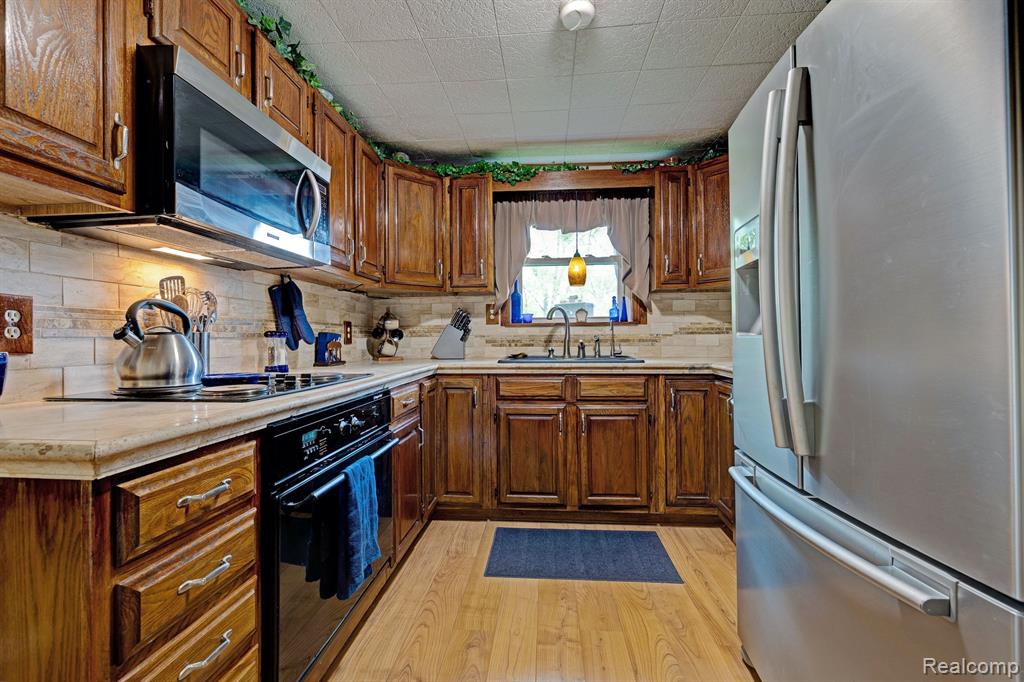 4030 ROLLINS Avenue, Waterford, MI 48329 — Photo 16