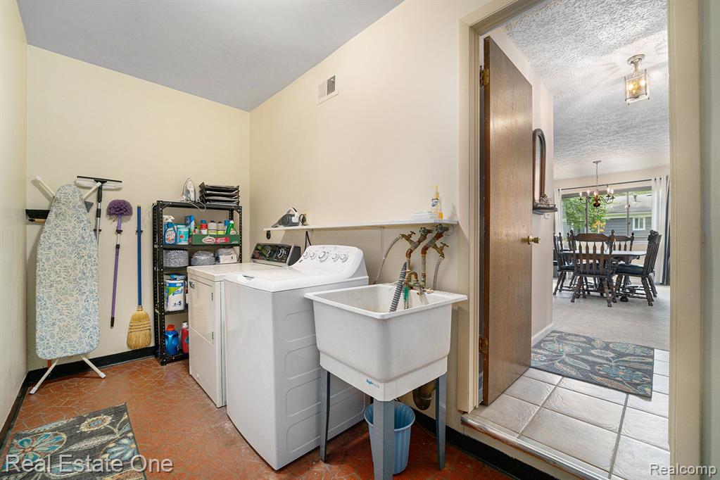 772 RANDALL Drive, Troy, MI 48085 — Photo 30