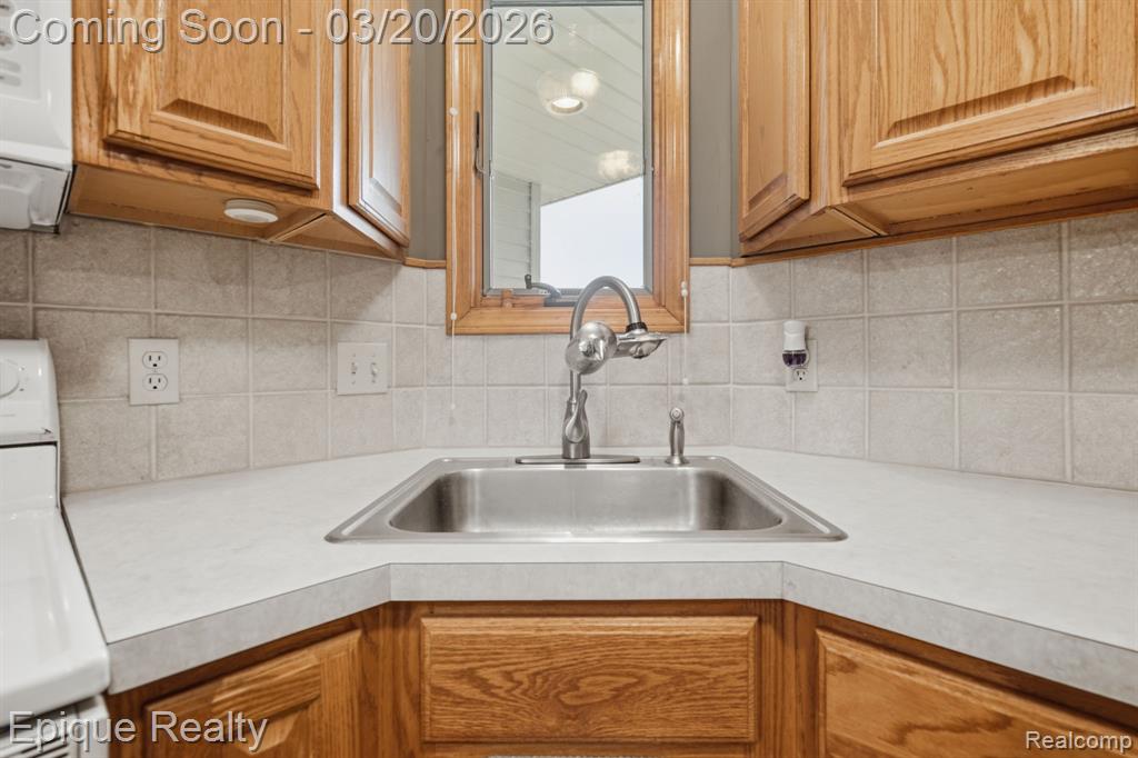 1331 SUNSET Boulevard, Flint, MI 48507 — Photo 13