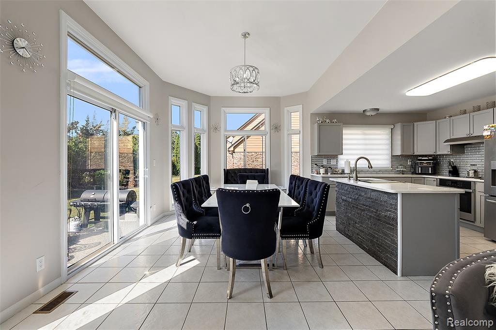 43187 Vintners Place Drive, Sterling Heights, MI 48314 — Photo 10