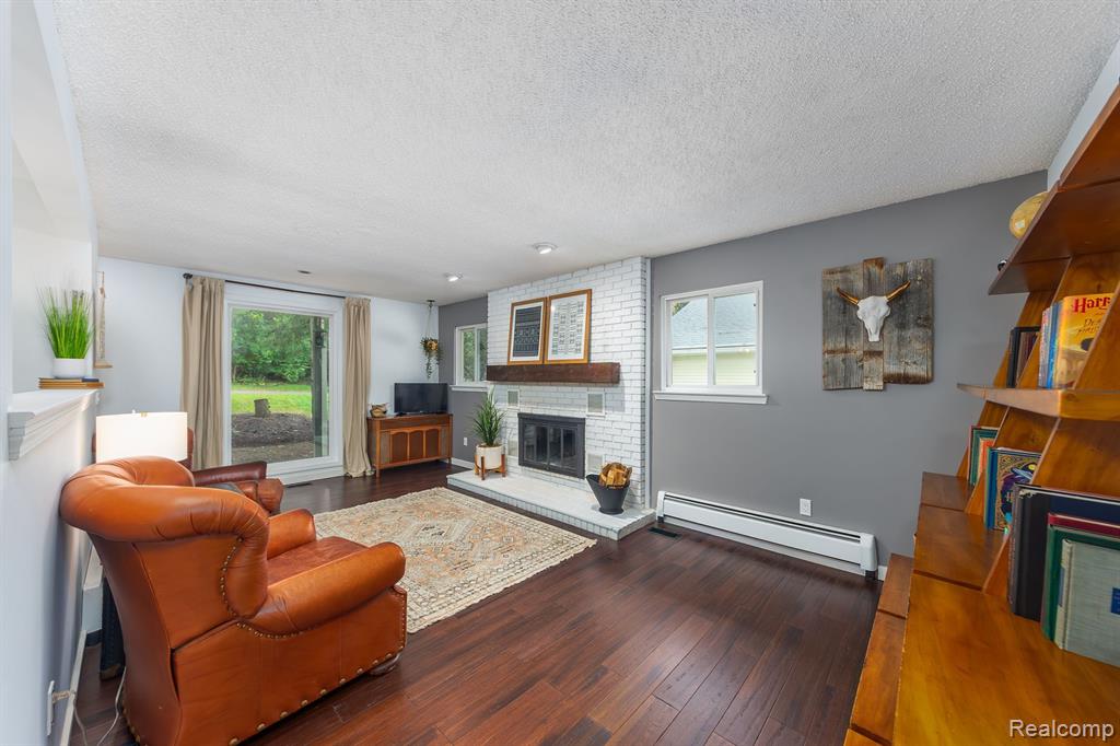 4885 WALKER Drive, Brighton, MI 48114 — Photo 7