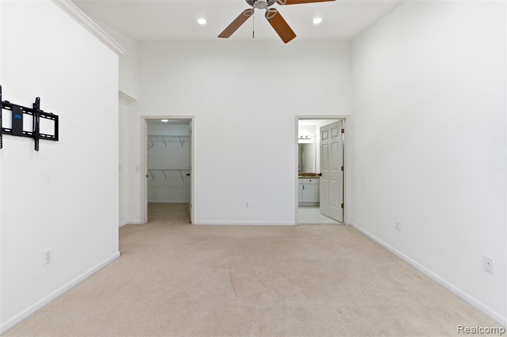 5259 Twin Oaks Drive, Sterling Heights, MI 48314 — Photo 18