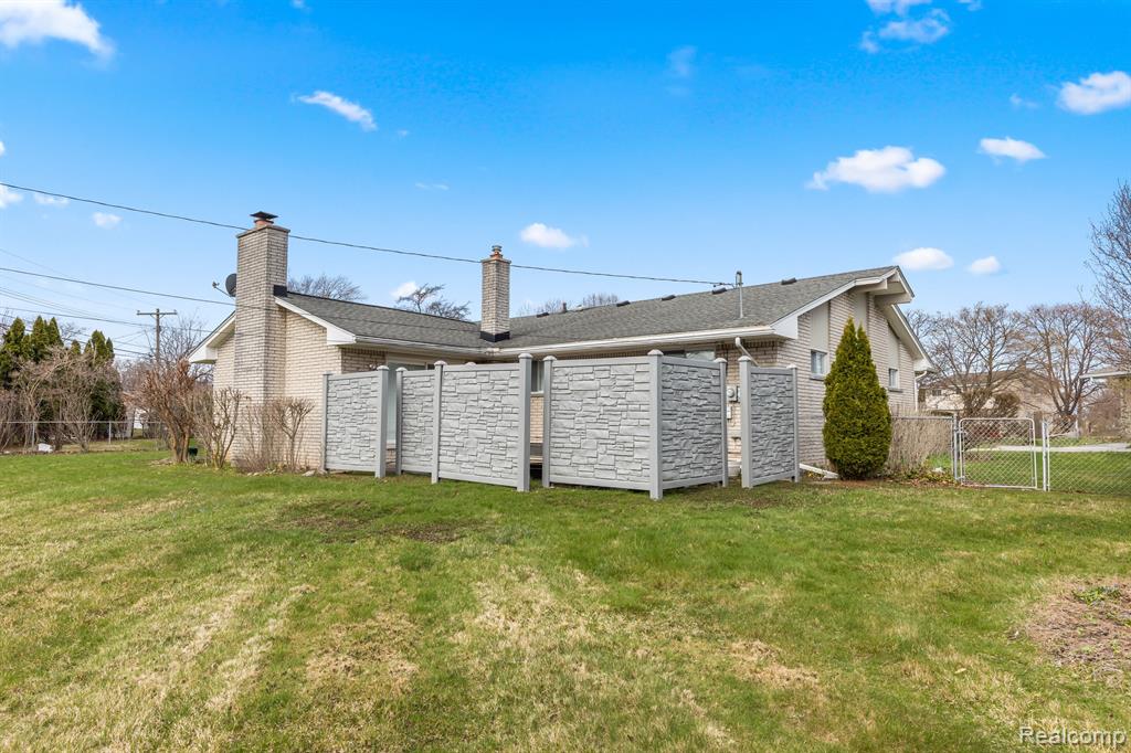 4151 red cedar Street, Trenton, MI 48183 — Photo 34
