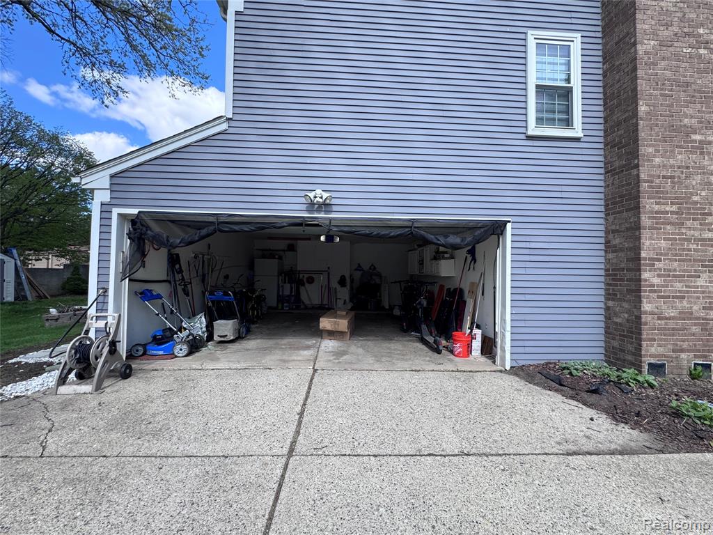 5203 Forestdale Court, West Bloomfield, MI — Photo 42