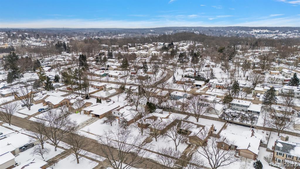 813 ABBEY Lane, Milford, MI 48381 — Photo 47