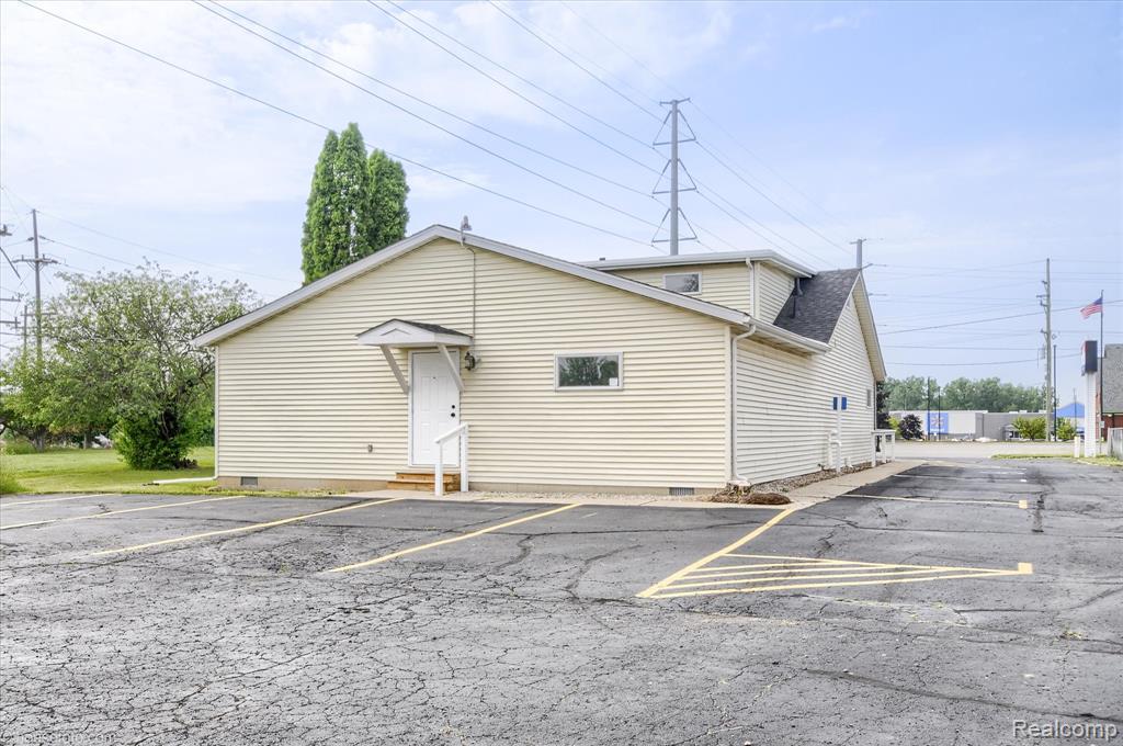 520 Imlay City Road, Lapeer, MI 48446 — Photo 3