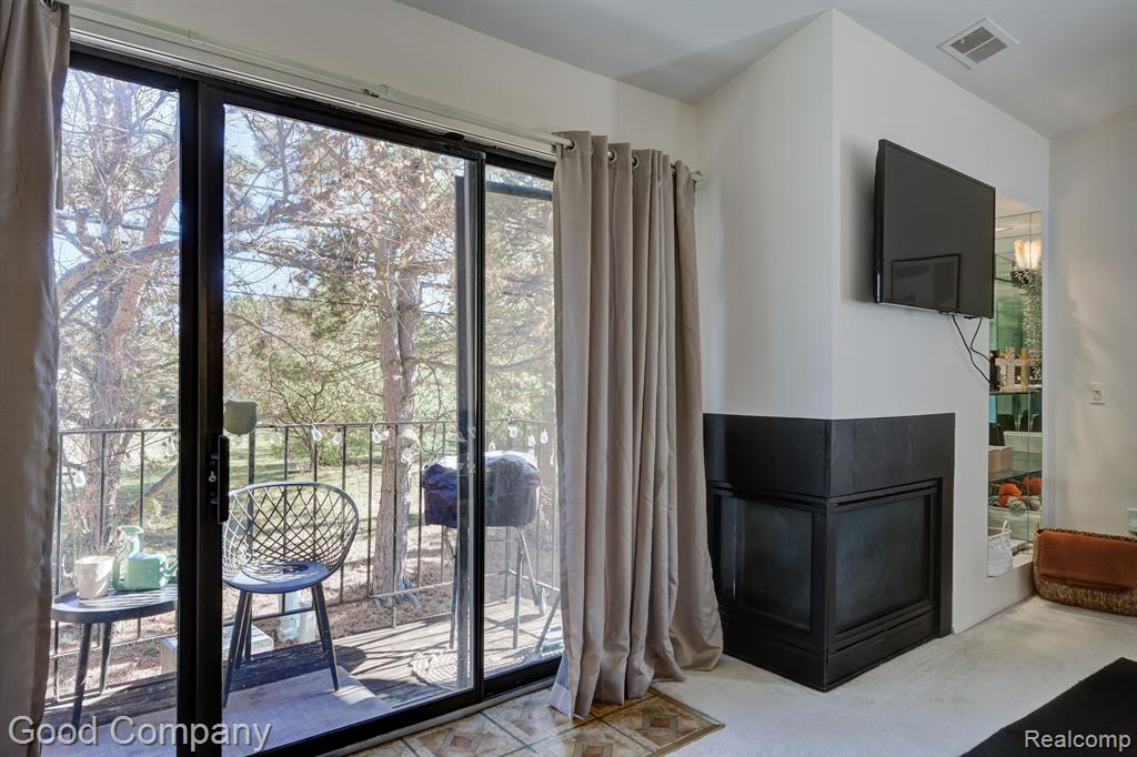 27260 EVERGREEN Road, Lathrup Village, MI 48076 — Photo 10