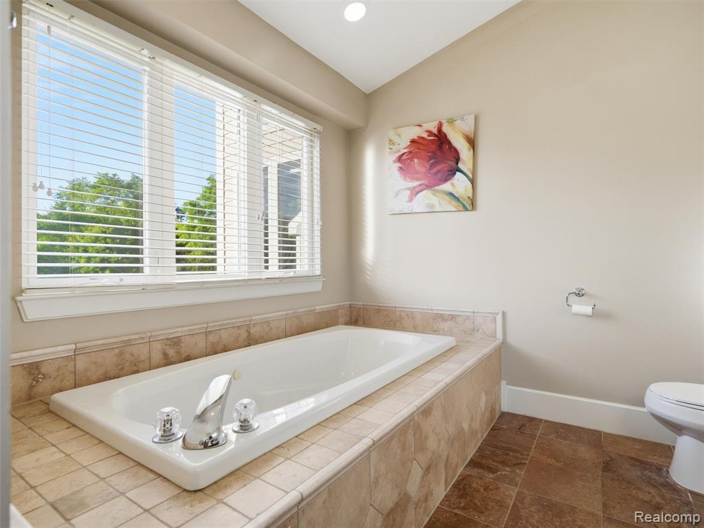 1232 Thorn Ridge Drive, Howell, MI 48843 — Photo 38