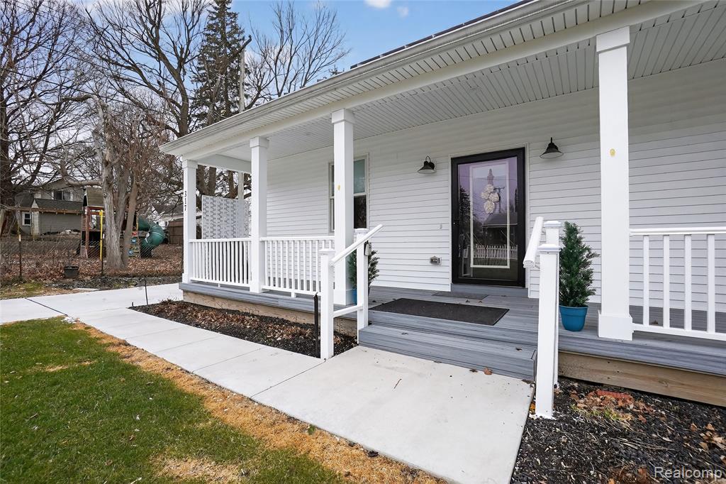 317 N Collins Street, Fowlerville, MI 48836 — Photo 2
