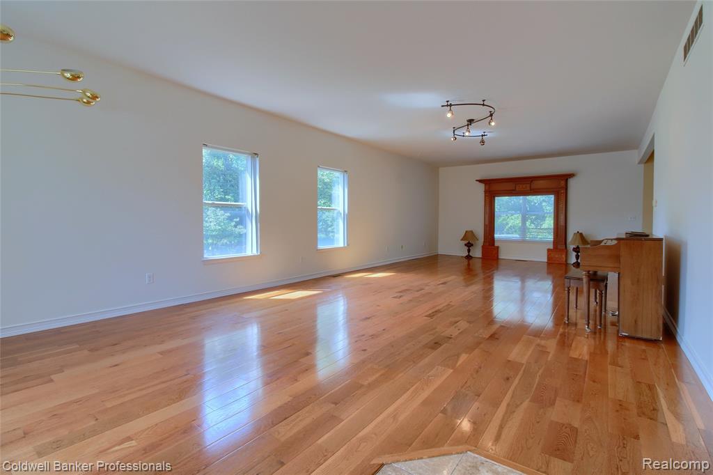701 Montclair Street, Detroit, MI 48214 — Photo 5