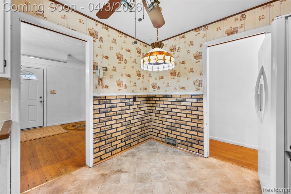516 E Woodward Heights Boulevard, Hazel Park, MI 48030 — Photo 11