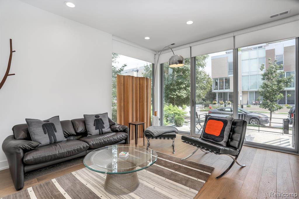 245 Alfred Street, Detroit, MI 48201 — Photo 2