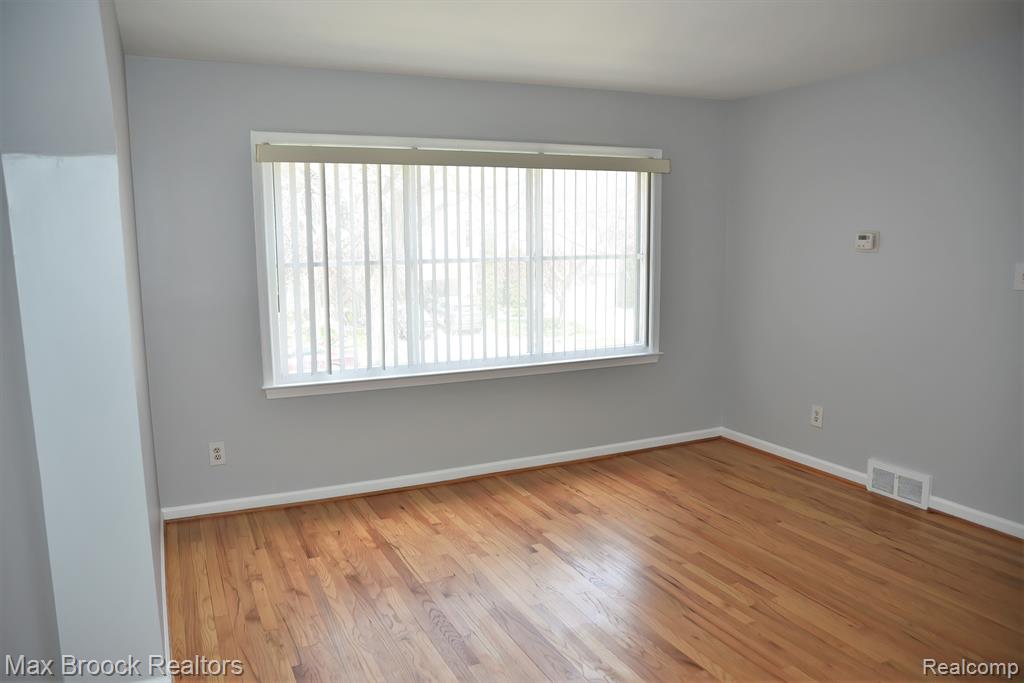 690 E LINCOLN Street, Birmingham, MI 48009 — Photo 10