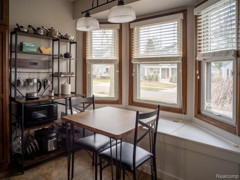 512 N REMBRANDT Avenue, Royal Oak, MI 48067 — Photo 8