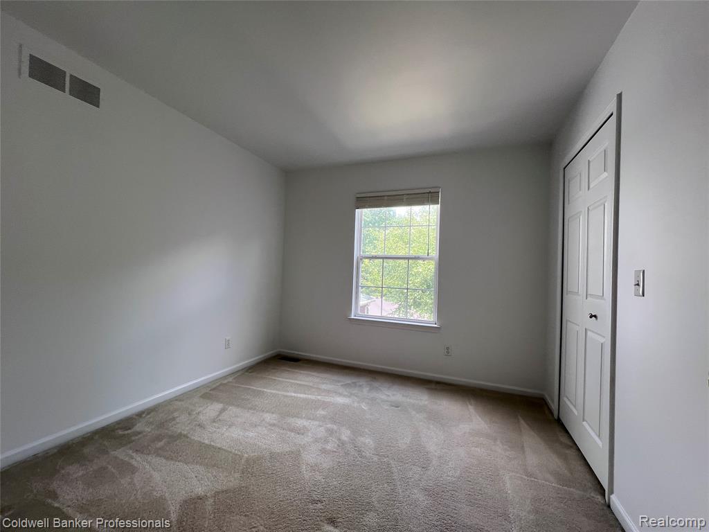654 Chestnut Drive, Wixom, MI 48393 — Photo 18