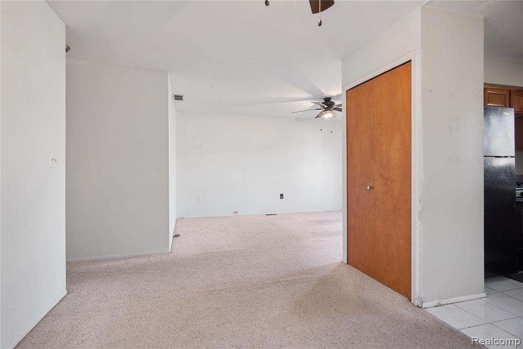20842 Ridgemont Road, Harper Woods, MI 48225 — Photo 4