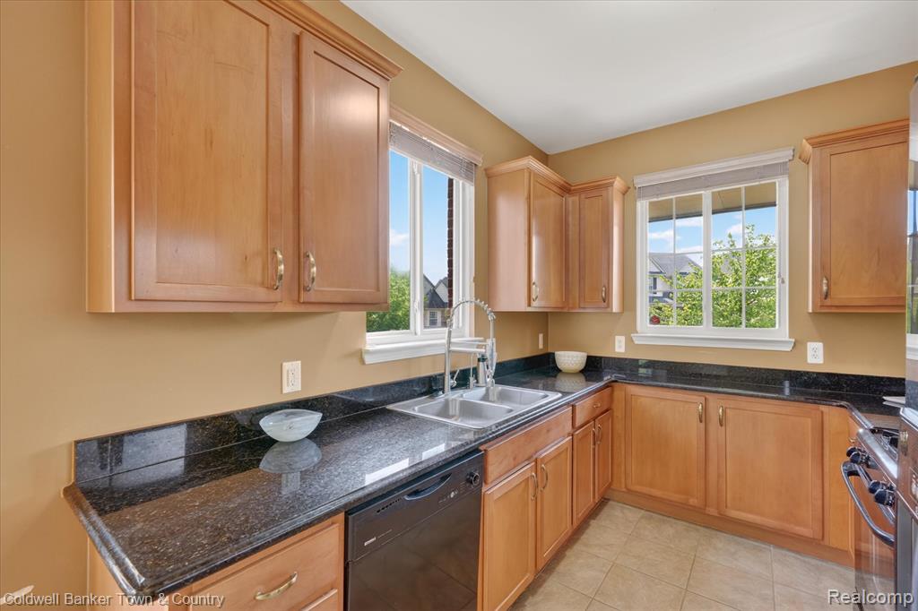 28294 Cottage Lane, New Hudson, MI 48165 — Photo 13