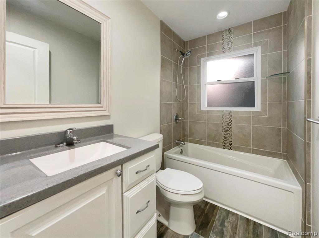 26018 Whipple Street, Novi, MI — Photo 7