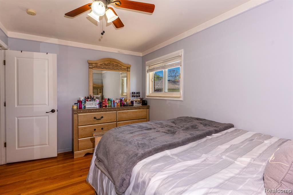 4127 MCKINLEY Street, Dearborn Heights, MI 48125 — Photo 9