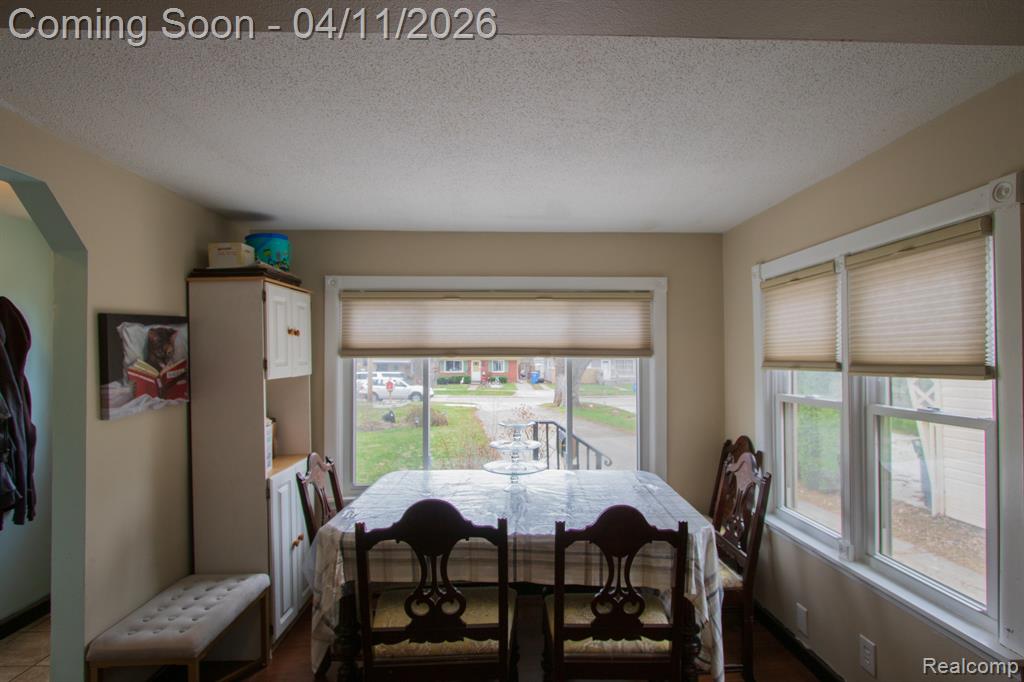 5636 Hipp Street, Dearborn Heights, MI 48125 — Photo 11