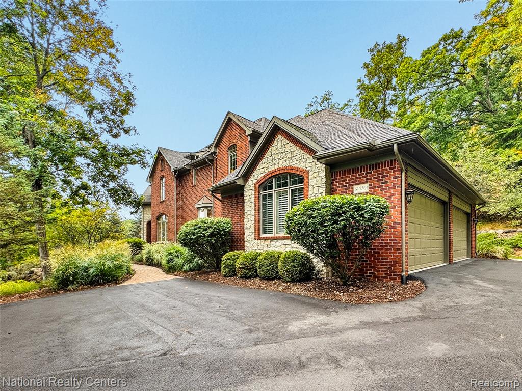5010 Forest Valley Drive, Clarkston, MI 48348 — Photo 89