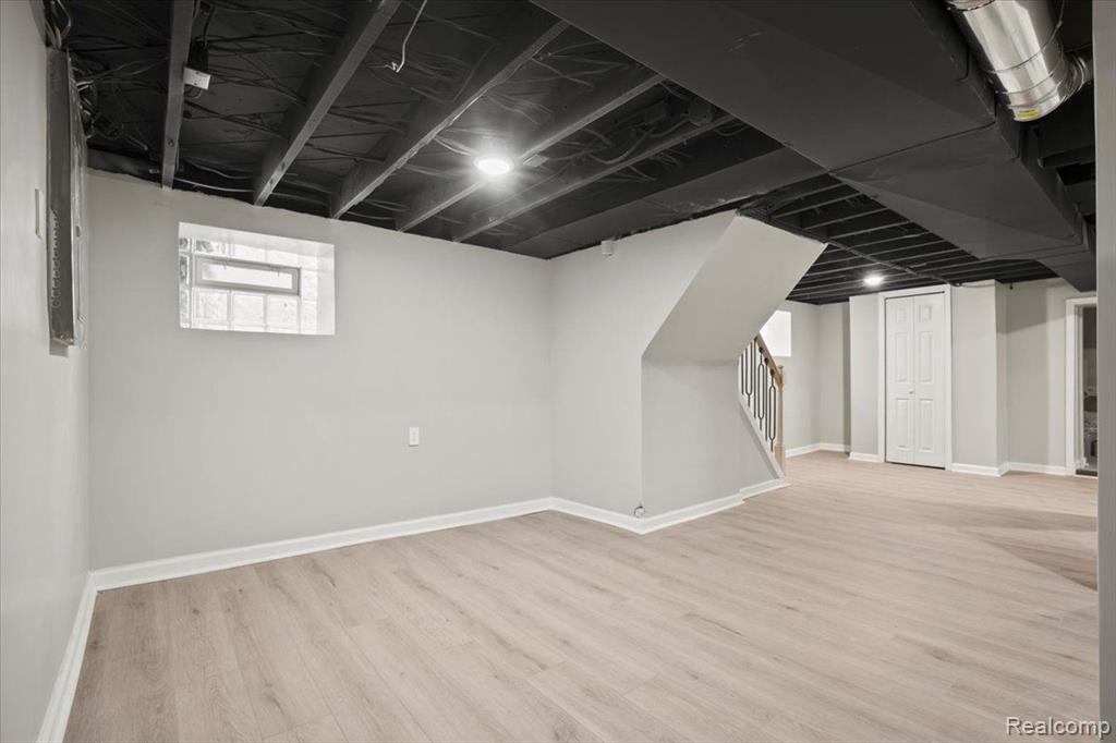 473 CHALMERS Street, Detroit, MI 48215 — Photo 32