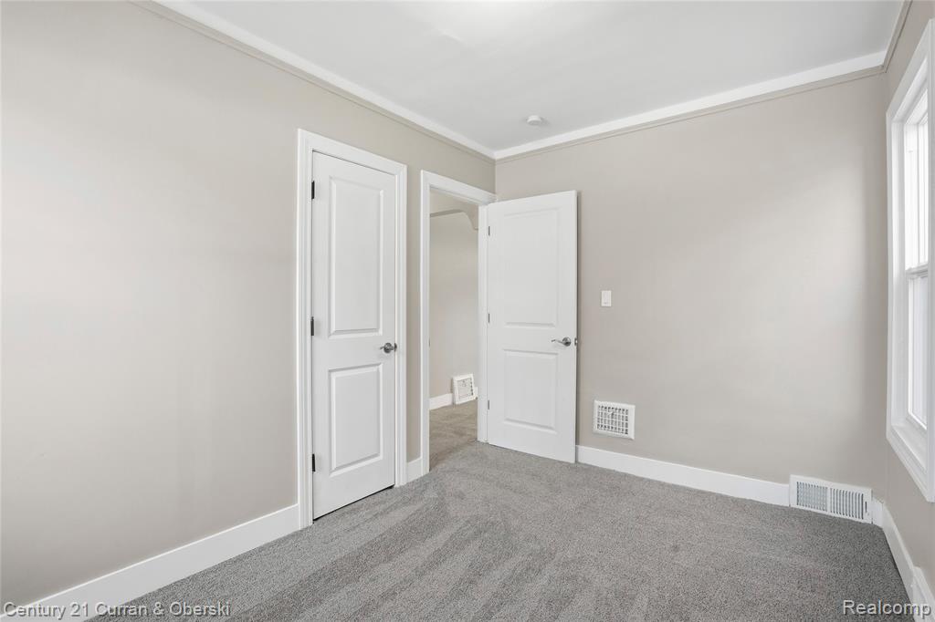 6640 Yinger Avenue, Dearborn, MI 48126 — Photo 13