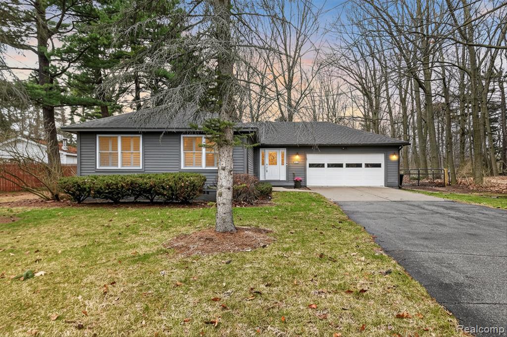 5569 Lakeshore Road, Fort Gratiot, MI 48059 — Photo 3