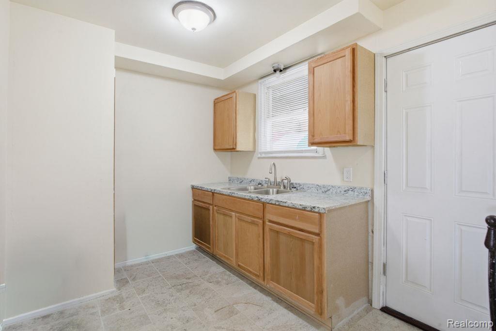 16496 Tacoma Street, Detroit, MI 48205 — Photo 10