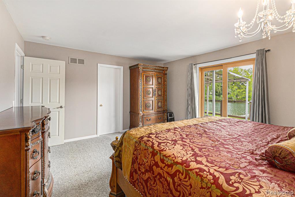 687 Sunnybeach Drive, White Lake, MI — Photo 17