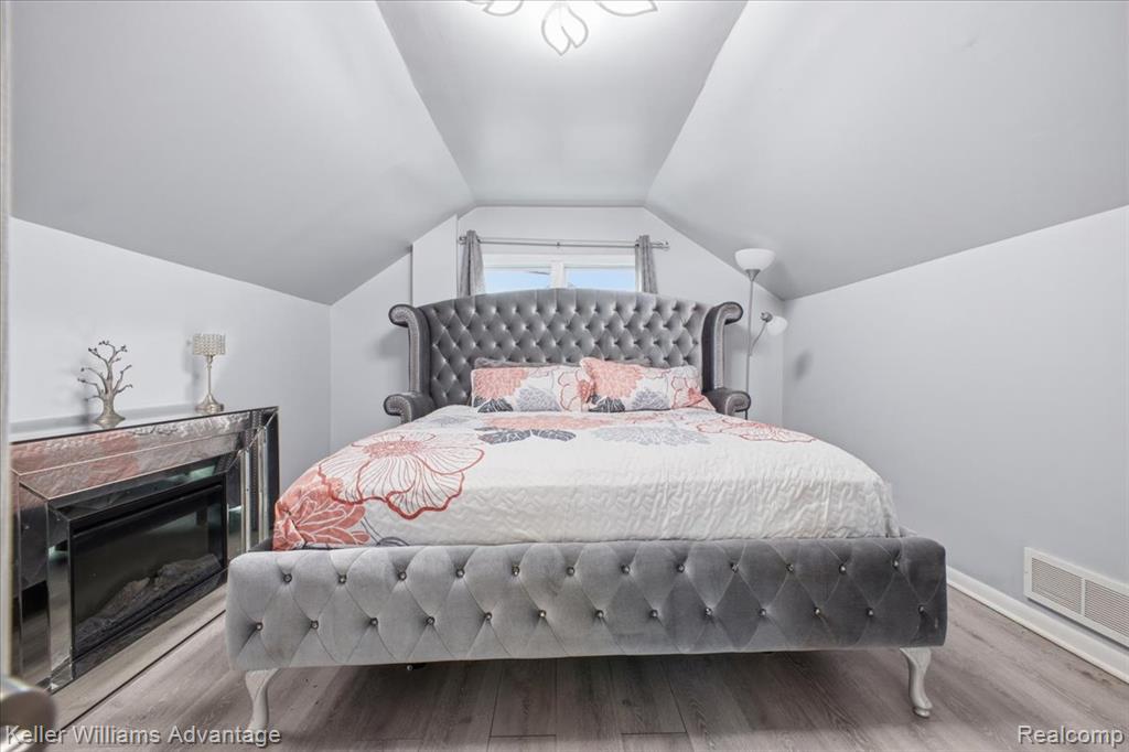 2145 Vernier Road, Grosse Pointe Woods, MI 48236 — Photo 29