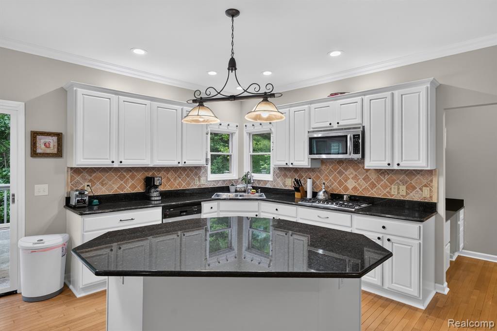 7943 Debora Drive, Brighton, MI 48114 — Photo 26