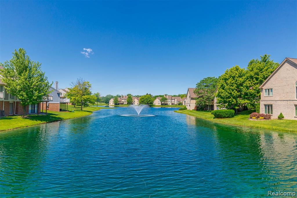 881 Tartan Trail, Bloomfield Hills, MI 48304 — Photo 37