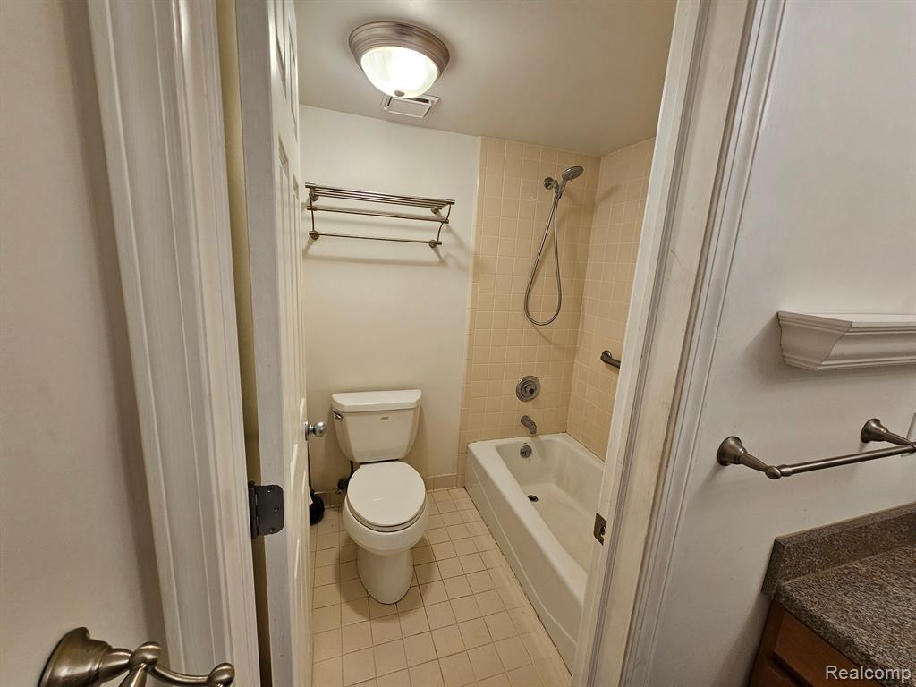 42184 TODDMARK Lane, Clinton Twp, MI 48038 — Photo 23
