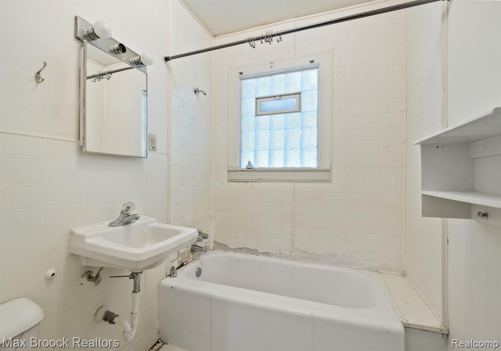 918 Saint Louis Street, Ferndale, MI 48220 — Photo 16