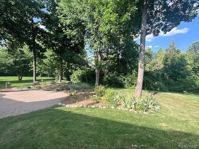 45926 Riverview Court, Macomb, MI 48044 — Photo 2