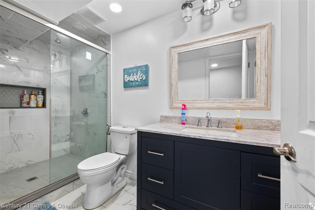 4255 Lakewood Drive, Waterford, MI 48329 — Photo 25