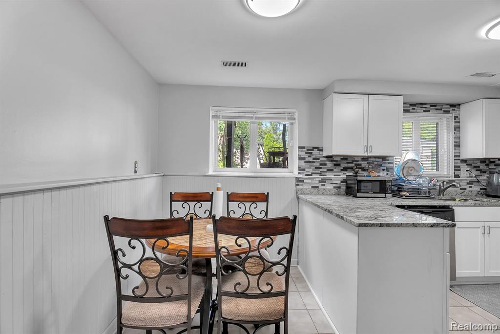 4408 Campbell Street, Dearborn Heights, MI 48125 — Photo 17