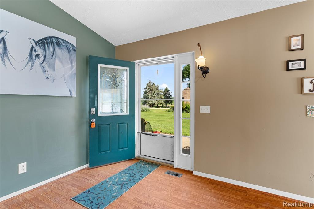6177 1/2 S Sheridan Avenue, Durand, MI 48429 — Photo 12