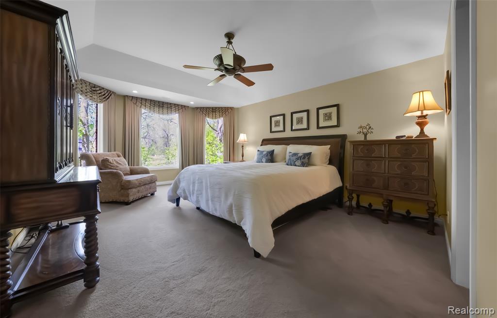 4502 Forest Edge Lane, West Bloomfield, MI 48323 — Photo 16
