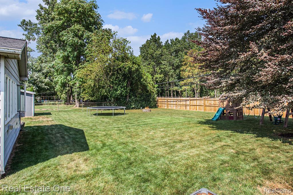 4238 Greensboro Drive, Troy, MI 48085 — Photo 21
