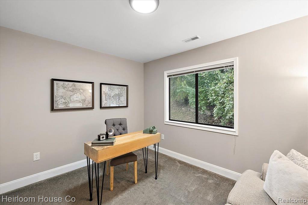 423 WATER TOWER Circle, 100, Brighton, MI 48116 — Photo 17