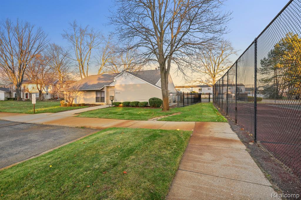 24435 BASHIAN Drive, Novi, MI — Photo 8