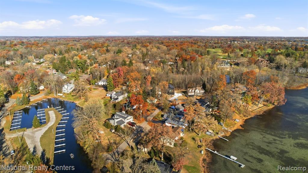 5595 Birdview Heights, Orchard Lake Village, MI 48324 — Photo 28