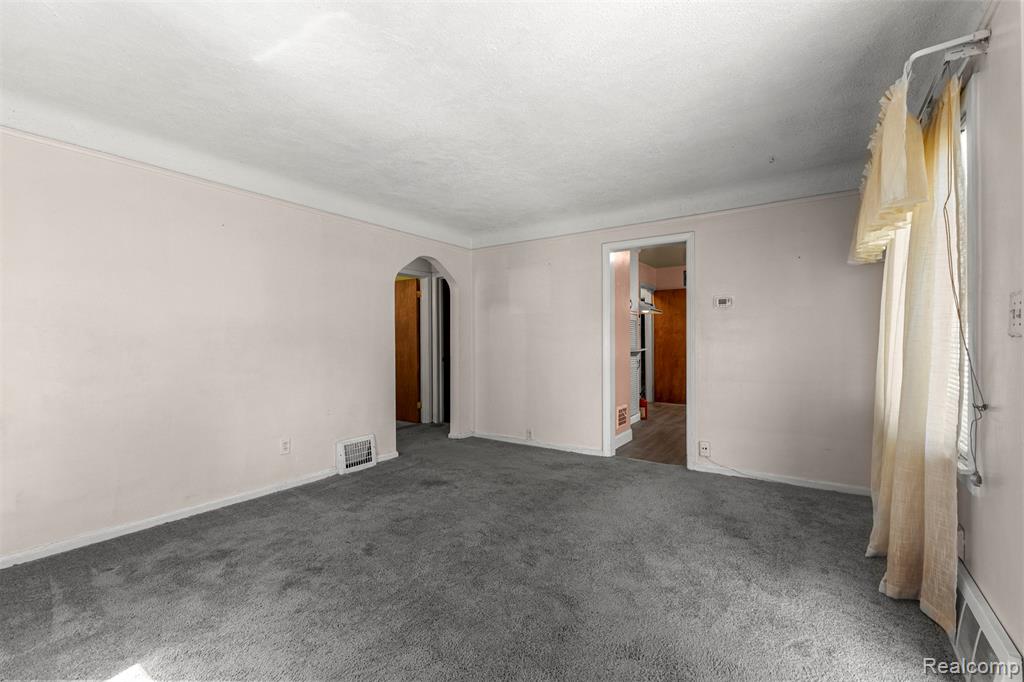 6810 Robinson Avenue, Allen Park, MI 48101 — Photo 7